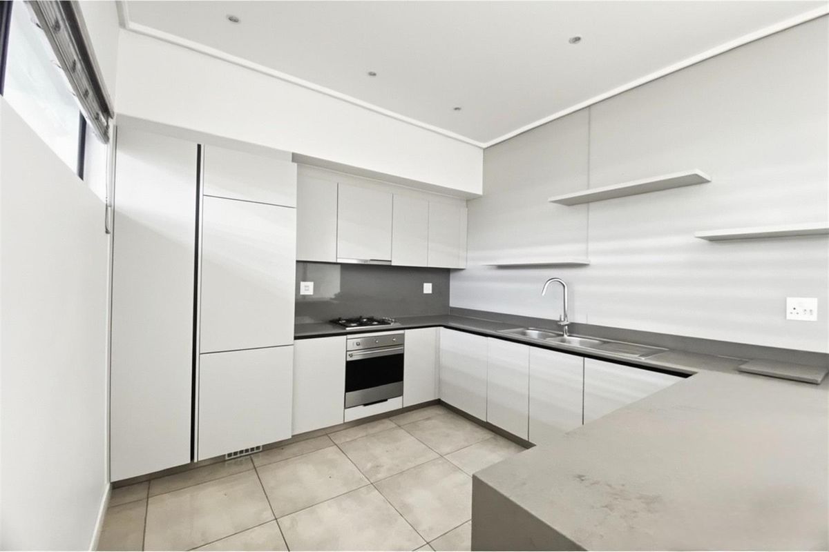Modern Luxury Living Elegant 2 Bedroom Apartment in Bryanston - Photo 2