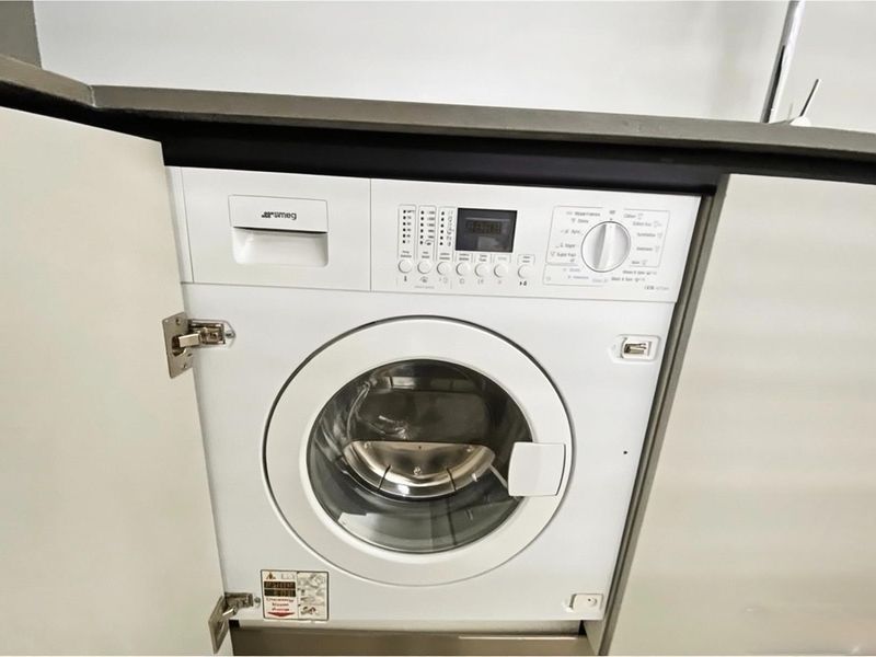 Modern Luxury Living Elegant 2 Bedroom Apartment in Bryanston - Photo 10