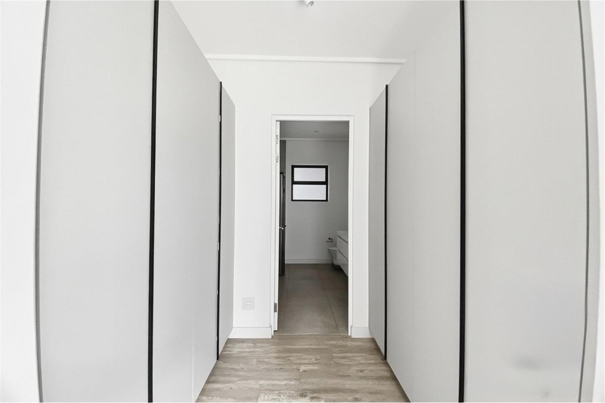 Modern Luxury Living Elegant 2 Bedroom Apartment in Bryanston - Photo 4