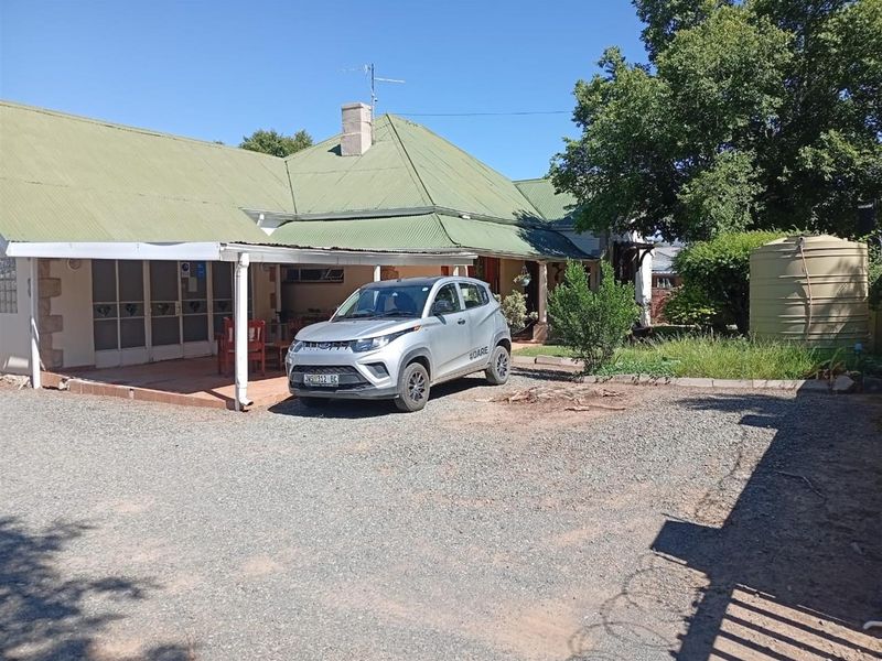 Established 10 Bedroom Bed and Breakfast for Sale in Top Town, Komani - Photo 4