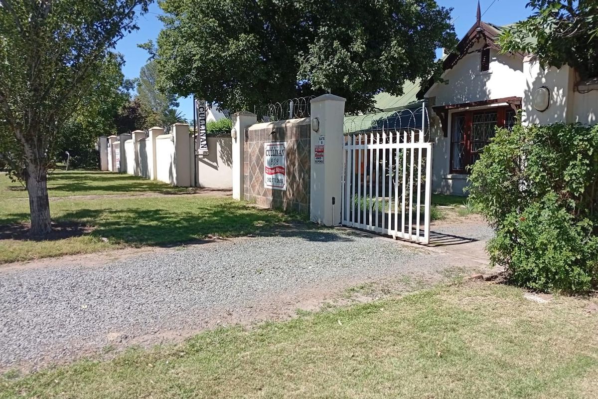 Established 10 Bedroom Bed and Breakfast for Sale in Top Town, Komani - Photo 3