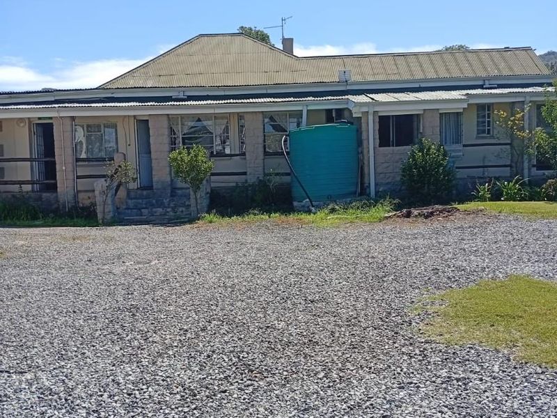 Established 10 Bedroom Bed and Breakfast for Sale in Top Town, Komani - Photo 10