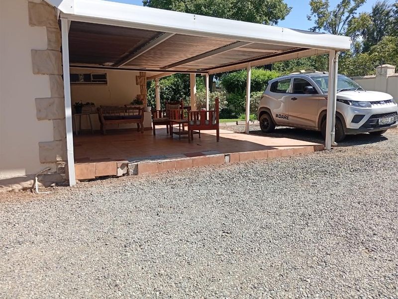 Established 10 Bedroom Bed and Breakfast for Sale in Top Town, Komani - Photo 5