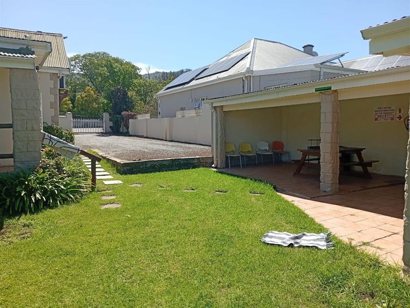 Established 10 Bedroom Bed and Breakfast for Sale in Top Town, Komani - Photo 8