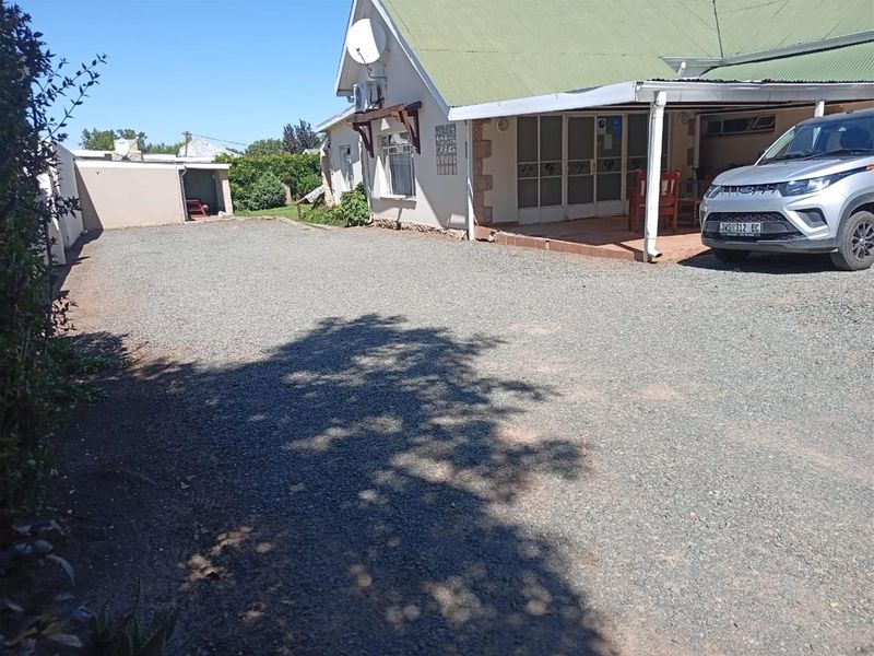 Established 10 Bedroom Bed and Breakfast for Sale in Top Town, Komani - Photo 6