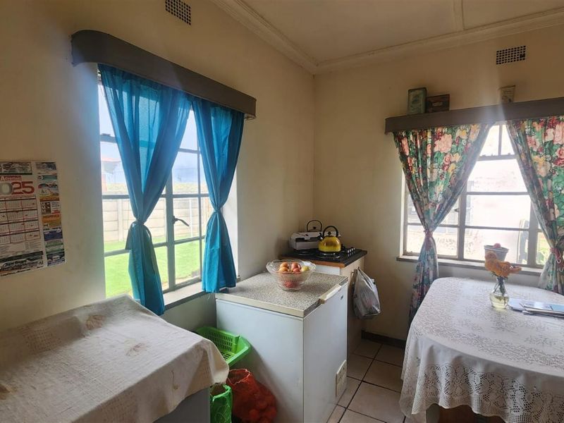 Exceptional Bargain - Spacious 3-Bedroom Family Home for Sale in Welgedacht, Springs - Photo 7