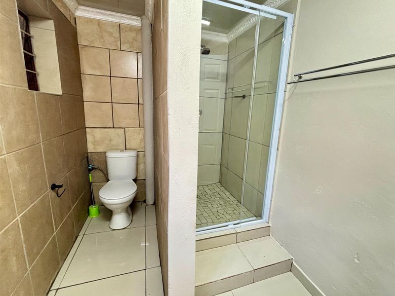 Apartment rented out in Sasolburg Ext 1 Sasolburg - Photo 5