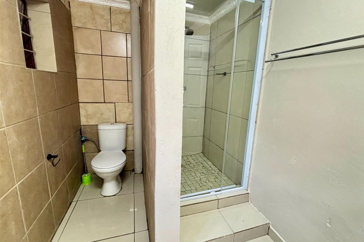 Apartment rented out in Sasolburg Ext 1 Sasolburg - Photo 5