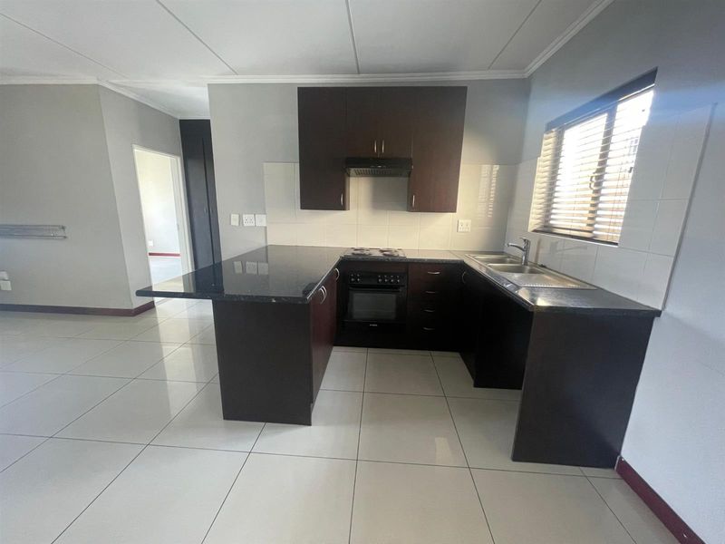 Apartment For Sale in Carlswald, Midrand - Photo 4