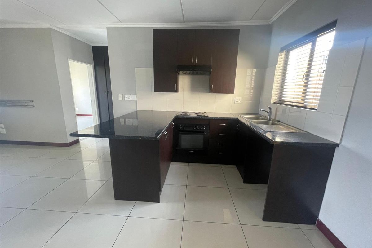 Apartment For Sale in Carlswald, Midrand - Photo 4