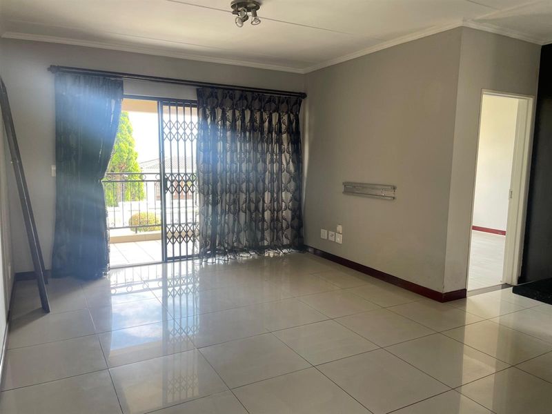 Apartment For Sale in Carlswald, Midrand - Photo 3