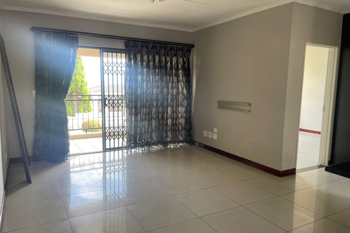 Apartment For Sale in Carlswald, Midrand - Photo 3