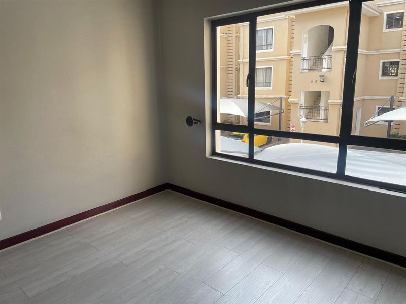 Apartment For Sale in Carlswald, Midrand - Photo 2