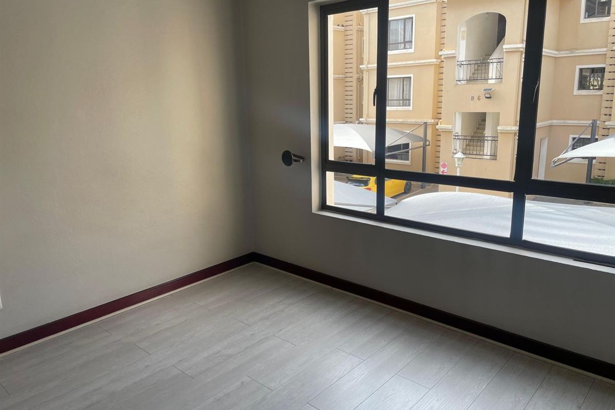 Apartment For Sale in Carlswald, Midrand - Photo 2