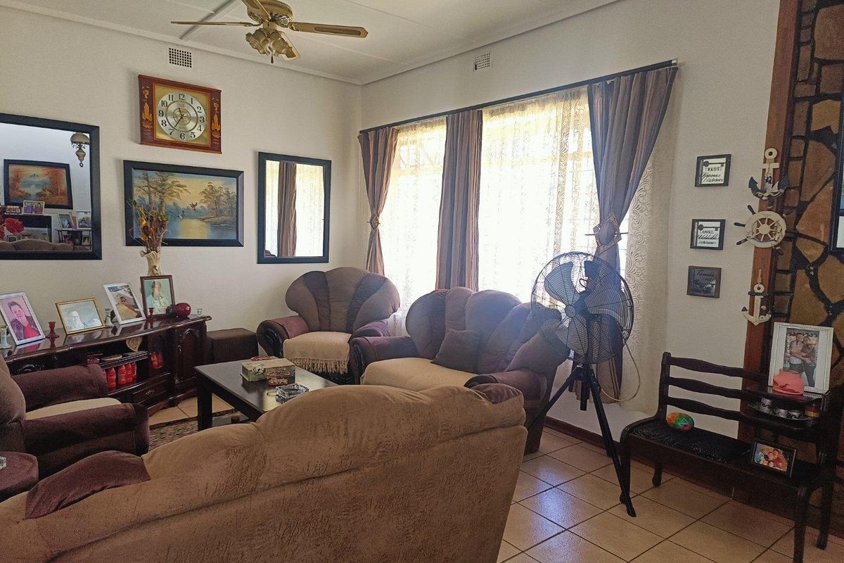 Your dream family retreat awaits! For Sale in Dalview, Brakpan - Photo 2