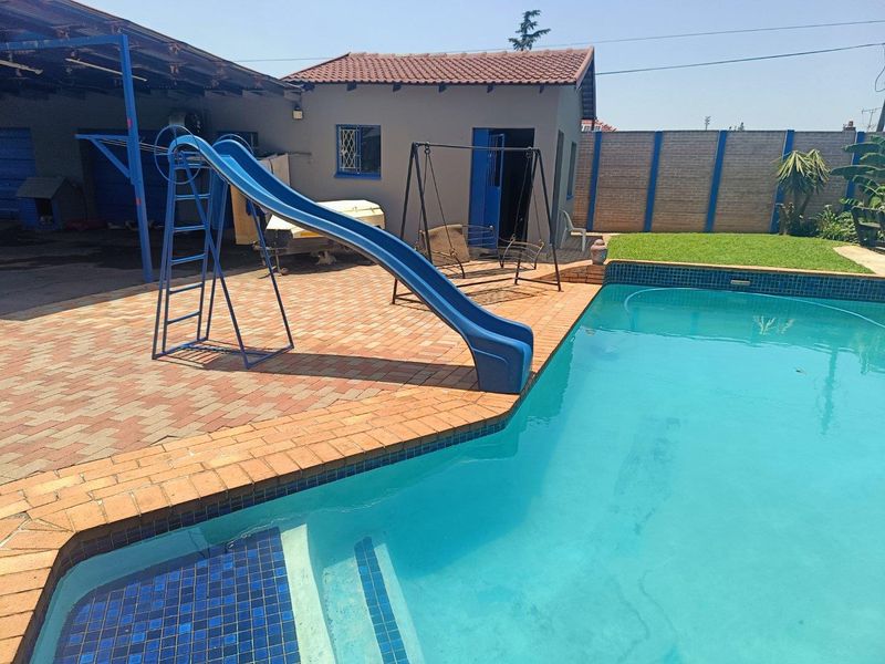 Your dream family retreat awaits! For Sale in Dalview, Brakpan - Photo 8