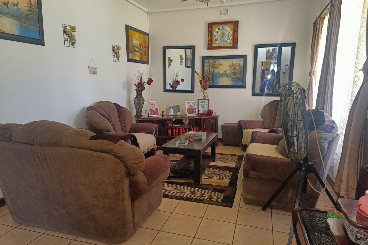 Your dream family retreat awaits! For Sale in Dalview, Brakpan - Photo 4