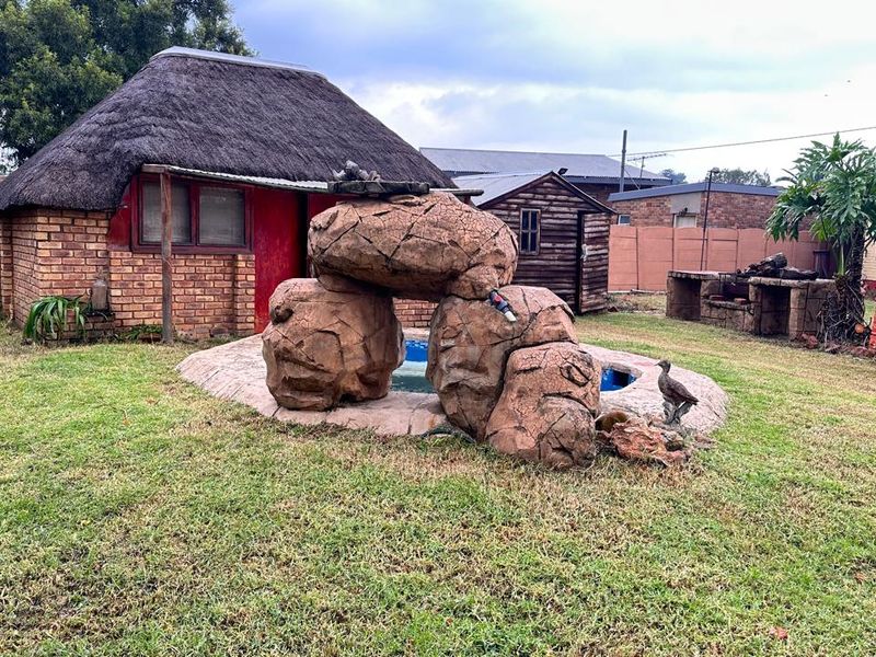 Inviting 3-Bedroom Home  For Sale in Dalview with Splash Pool- Ready for its new family memories - Photo 9