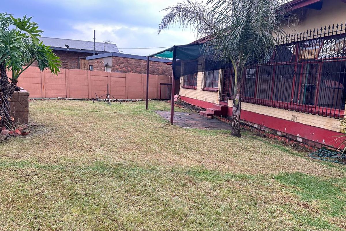 Inviting 3-Bedroom Home  For Sale in Dalview with Splash Pool- Ready for its new family memories - Photo 3