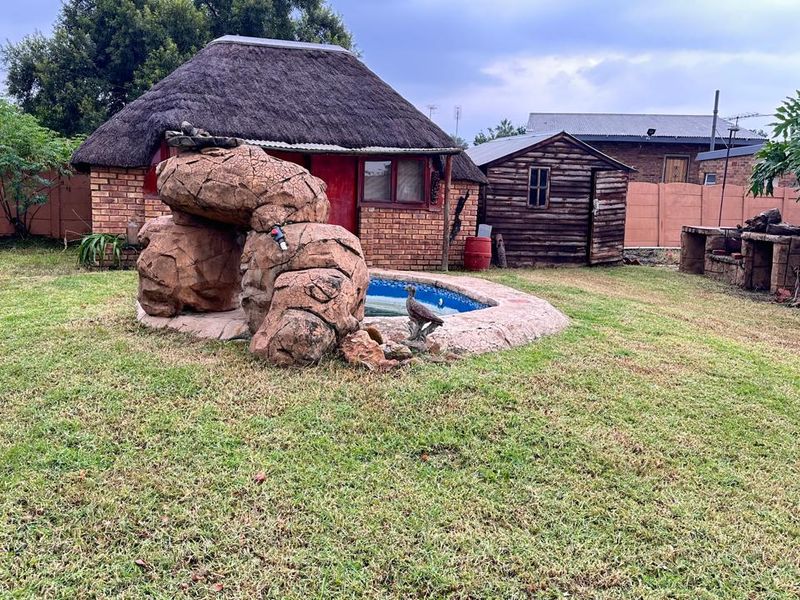 Inviting 3-Bedroom Home  For Sale in Dalview with Splash Pool- Ready for its new family memories - Photo 2