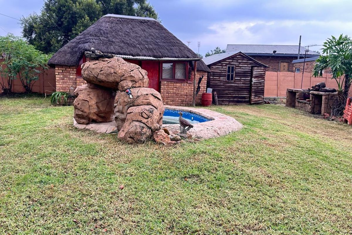 Inviting 3-Bedroom Home  For Sale in Dalview with Splash Pool- Ready for its new family memories - Photo 2