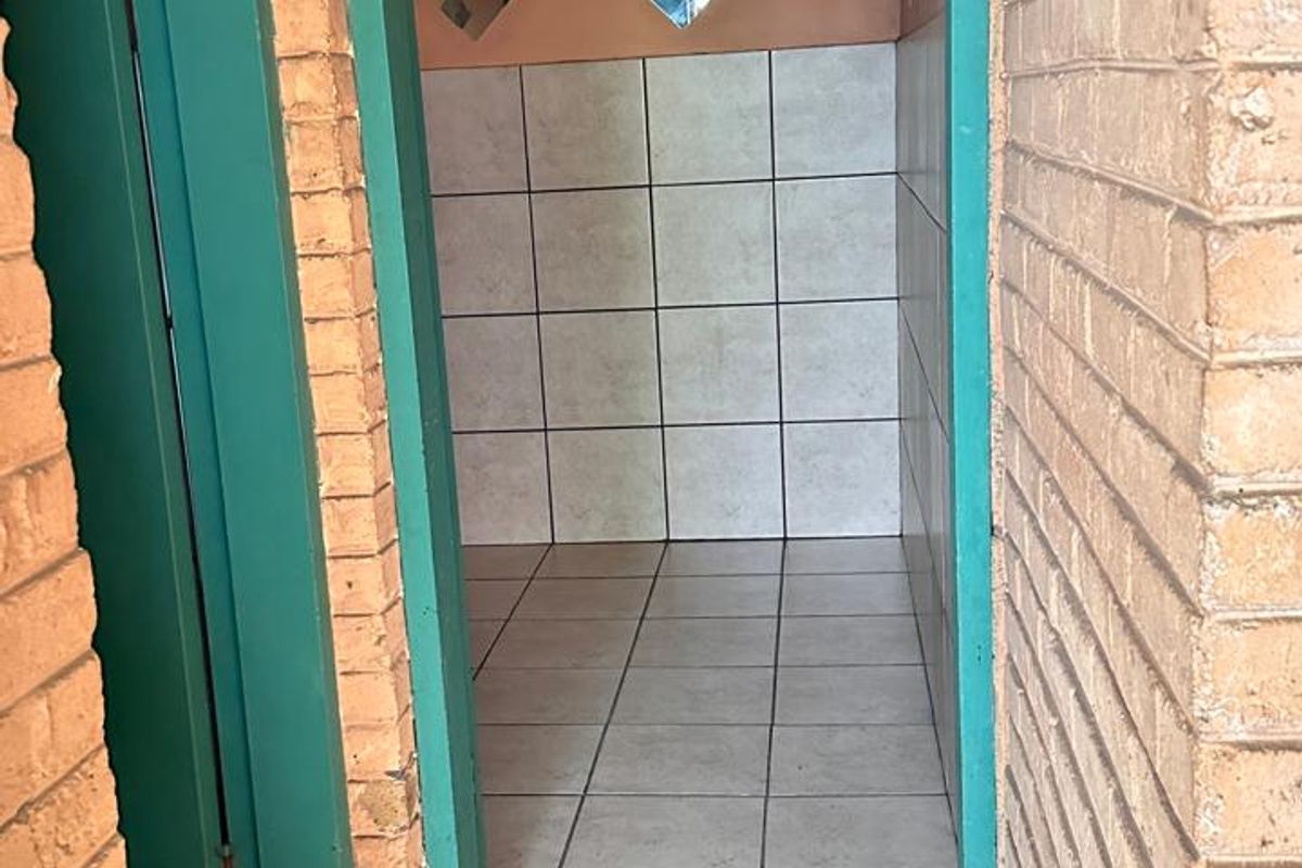 Inviting 3-Bedroom Home  For Sale in Dalview with Splash Pool- Ready for its new family memories - Photo 5