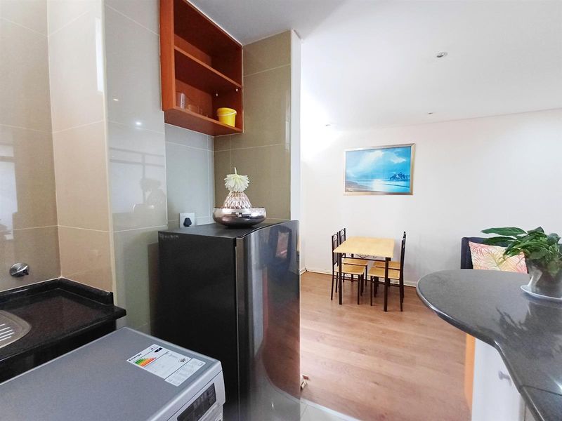 Fully Furnished Apartment with Stunning Ocean View To Rent in Umhlanga Rocks - Photo 8