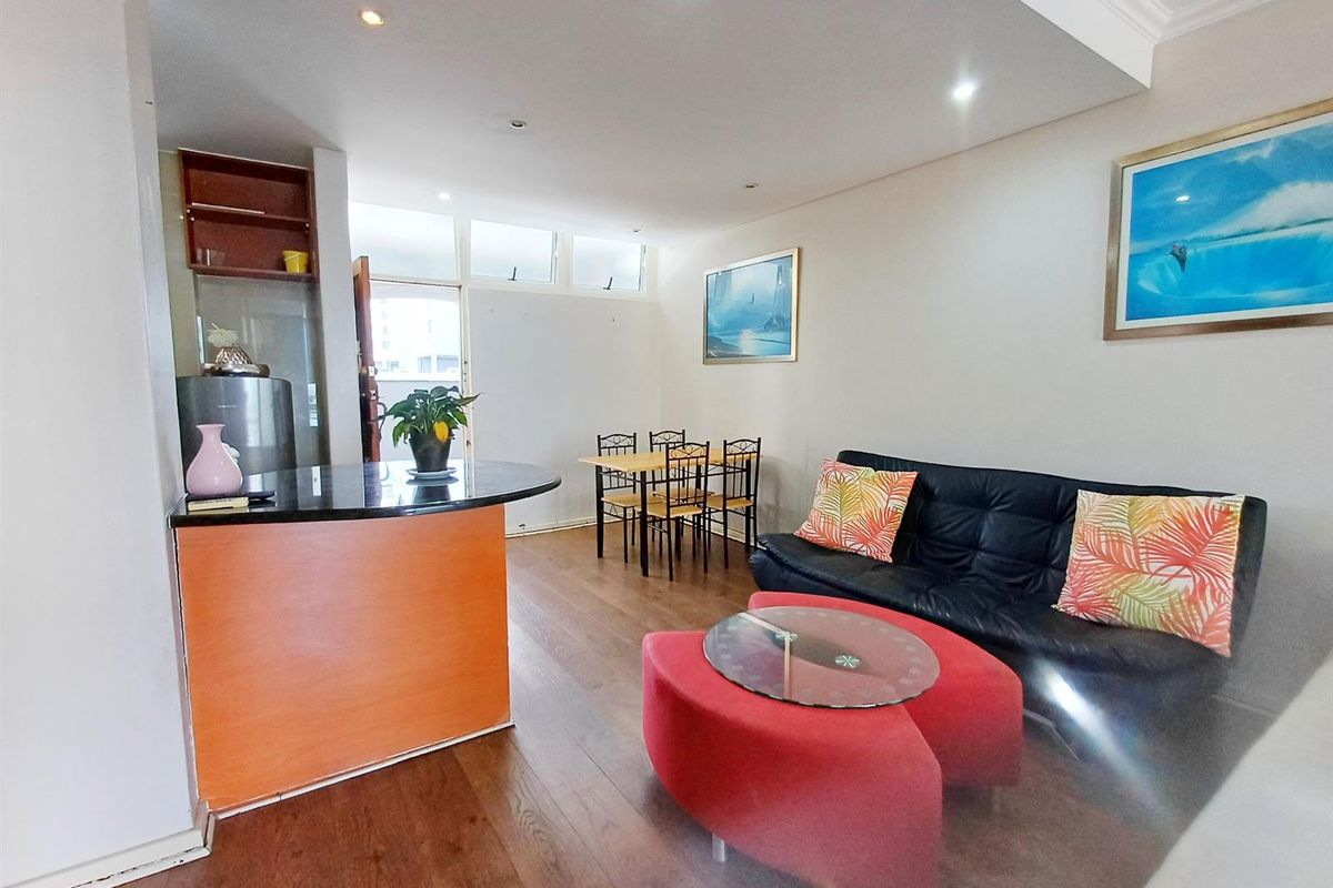 Fully Furnished Apartment with Stunning Ocean View To Rent in Umhlanga Rocks - Photo 3