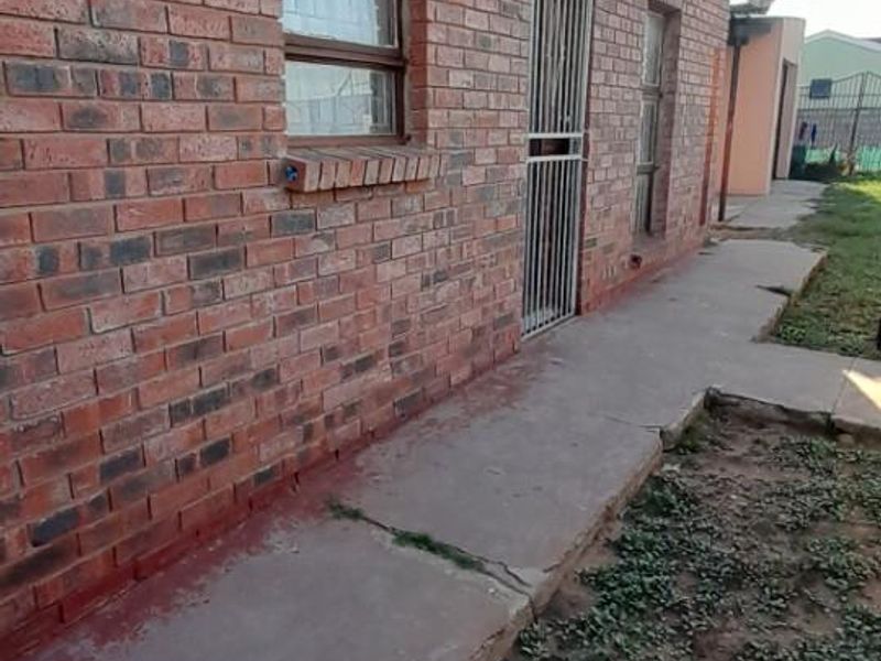 House For Sale in Motherwell, Port Elizabeth - Photo 5