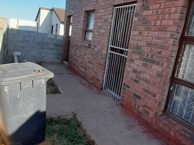 House For Sale in Motherwell, Port Elizabeth - Photo 8