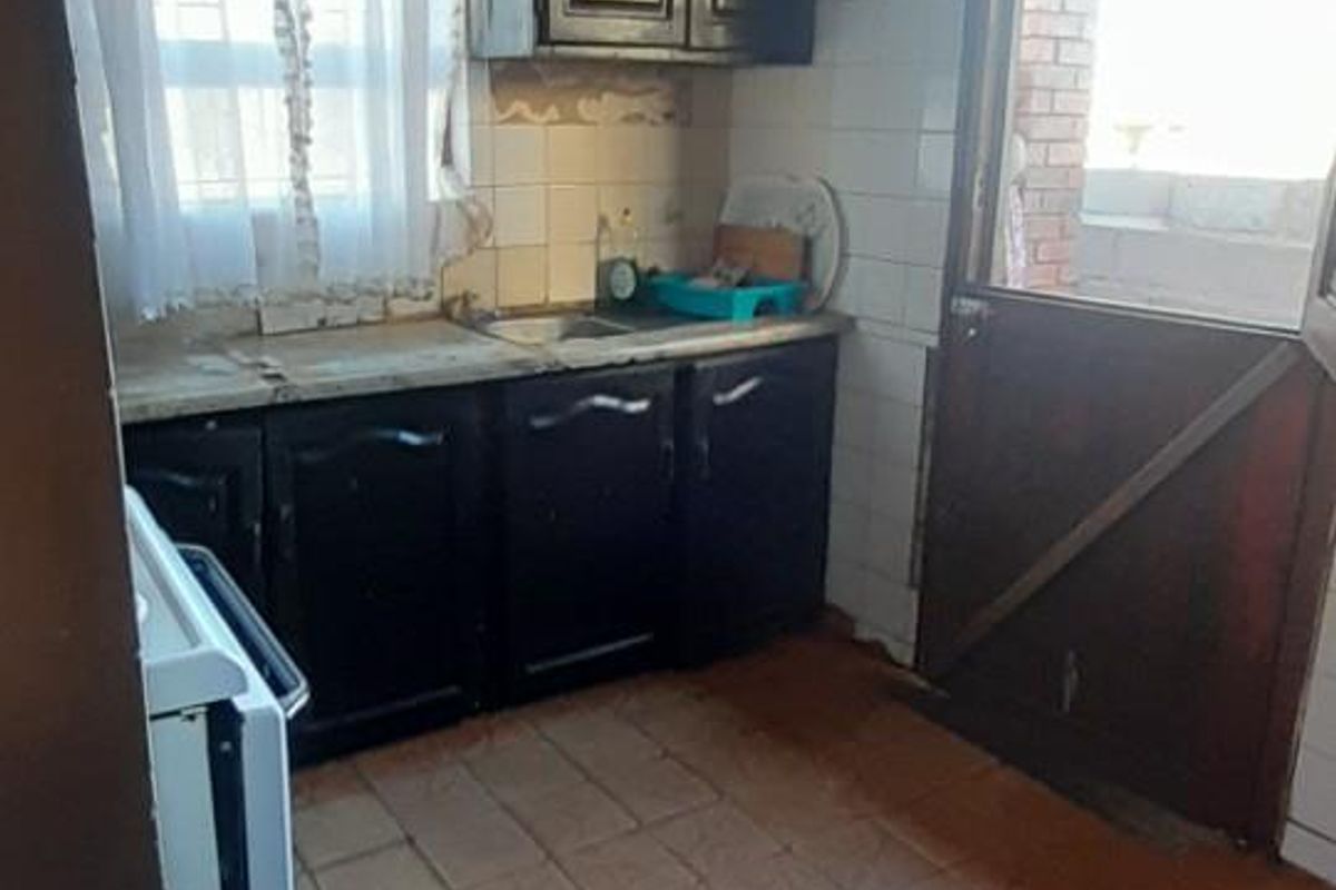 House For Sale in Motherwell, Port Elizabeth - Photo 2