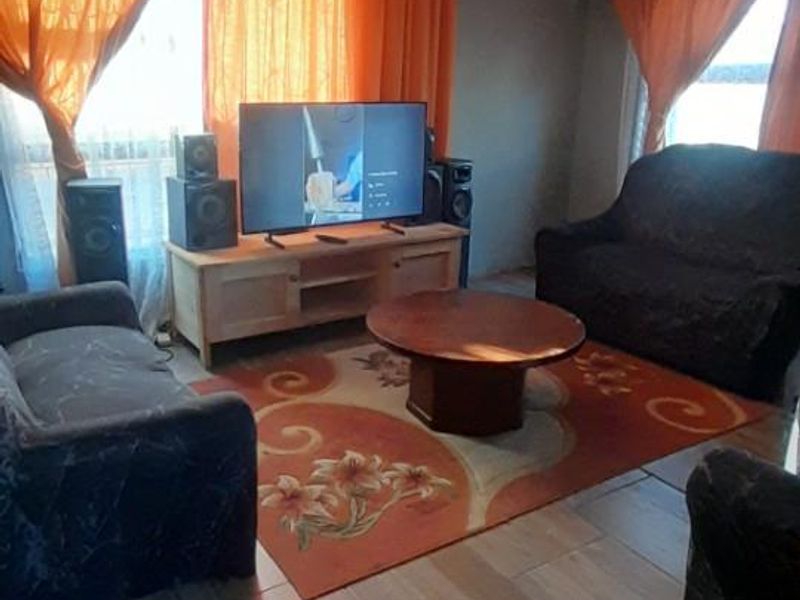 House For Sale in Motherwell, Port Elizabeth - Photo 3