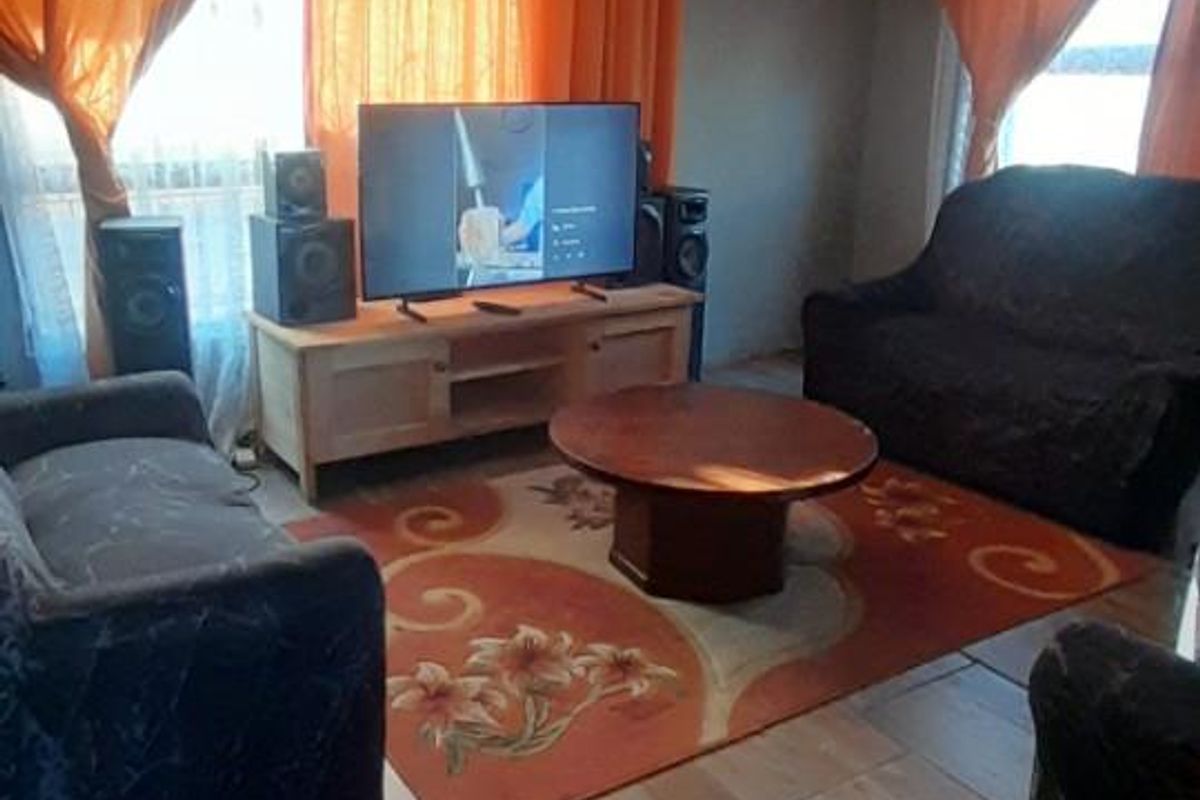 House For Sale in Motherwell, Port Elizabeth - Photo 3