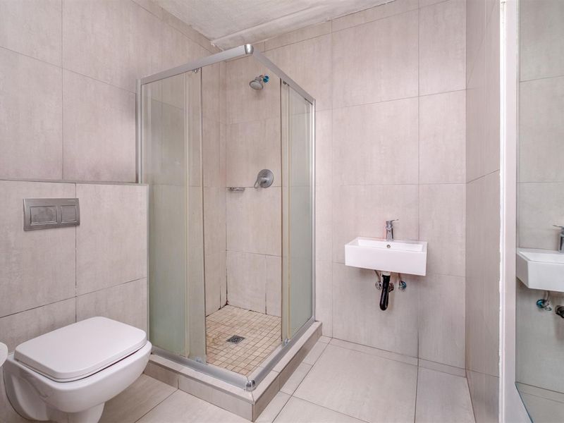 Secure First-Floor 1-Bedroom Townhouse in Bruma - Photo 10