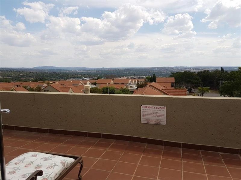 3Bedroom Holiday Apartment near Montecasino - Photo 3