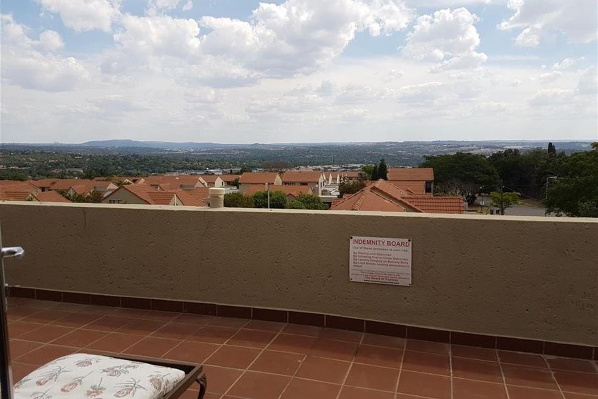 3Bedroom Holiday Apartment near Montecasino - Photo 3
