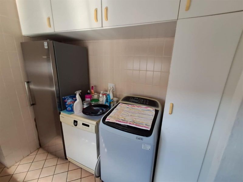 5 Bedroom House, Uvongo, Kwazulu-Natal - Photo 5