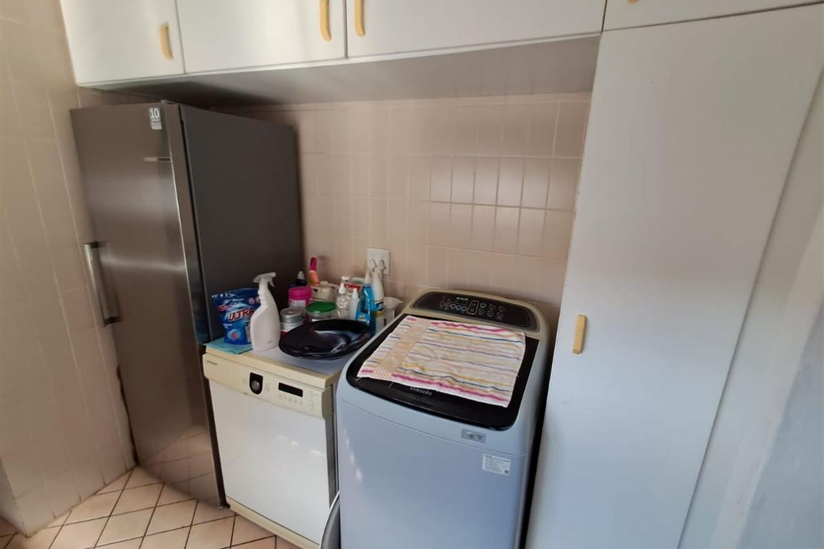 5 Bedroom House, Uvongo, Kwazulu-Natal - Photo 5