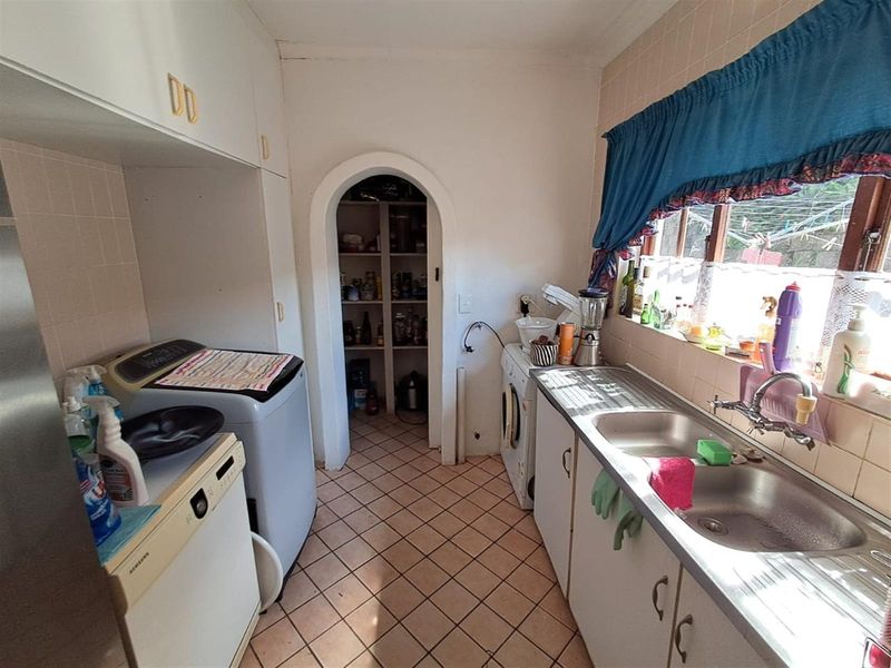 5 Bedroom House, Uvongo, Kwazulu-Natal - Photo 4