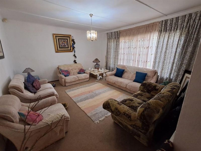 5 Bedroom House, Uvongo, Kwazulu-Natal - Photo 8