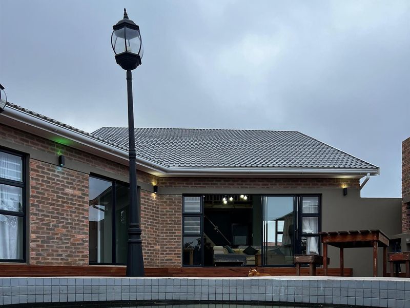 House For Sale in Wavecrest, Jeffreys Bay - Photo 6