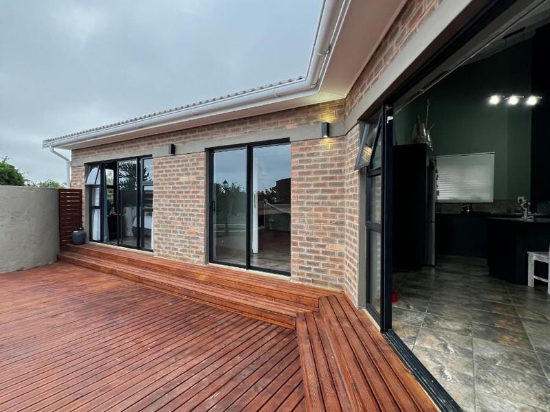House For Sale in Wavecrest, Jeffreys Bay - Photo 8