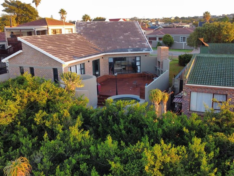 House For Sale in Wavecrest, Jeffreys Bay - Photo 1