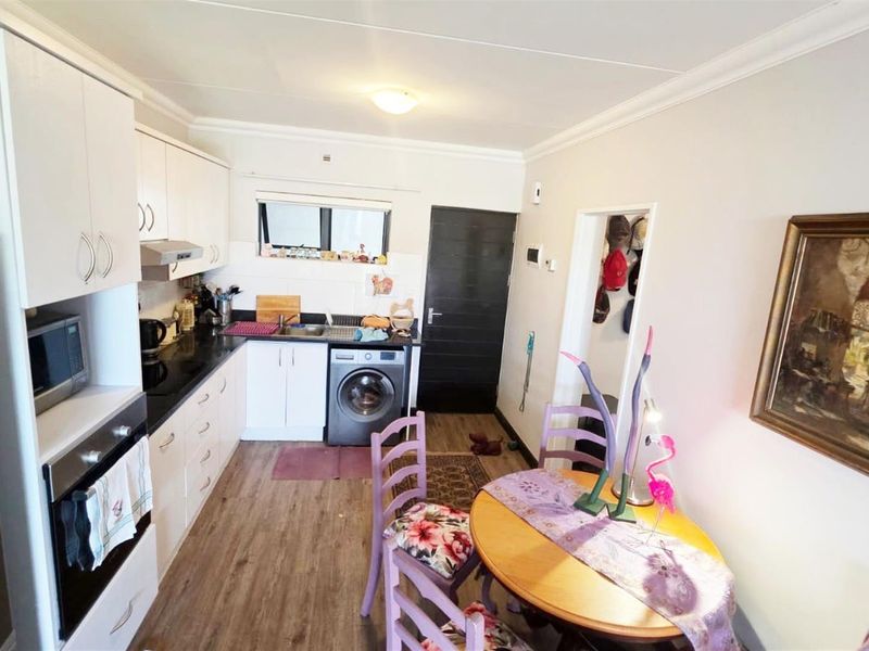 Ground Floor Apartment For Sale in Buh-Rein Retirement Village - Photo 6