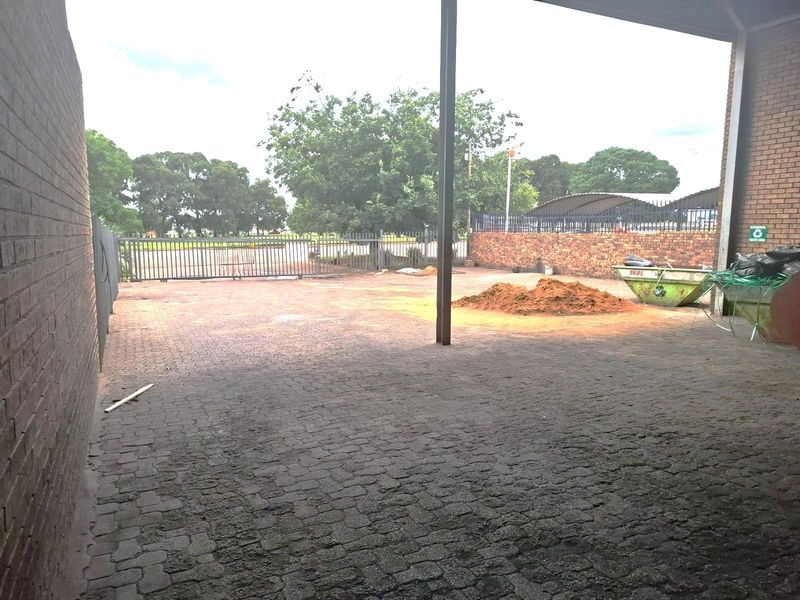 Commercial Property To Rent in Vaalbank, Middelburg - Photo 3