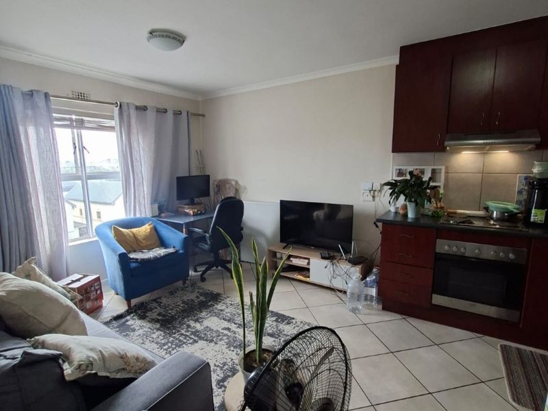 Modern 2 Bedroom Apartment in Popular Buhrein Estate - Photo 1