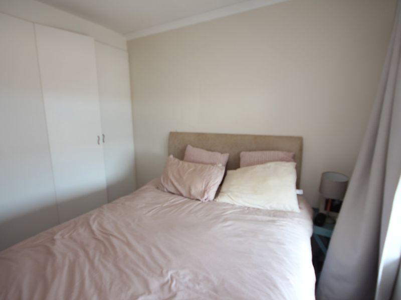Modern 2 Bedroom Apartment in Popular Buhrein Estate - Photo 6