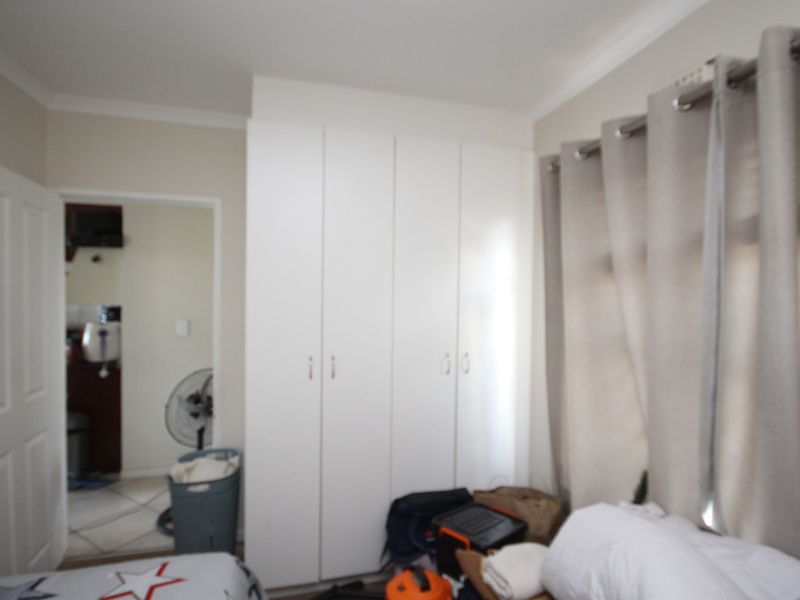 Modern 2 Bedroom Apartment in Popular Buhrein Estate - Photo 7
