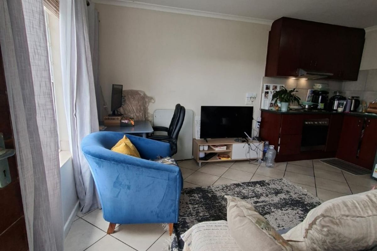 Modern 2 Bedroom Apartment in Popular Buhrein Estate - Photo 5
