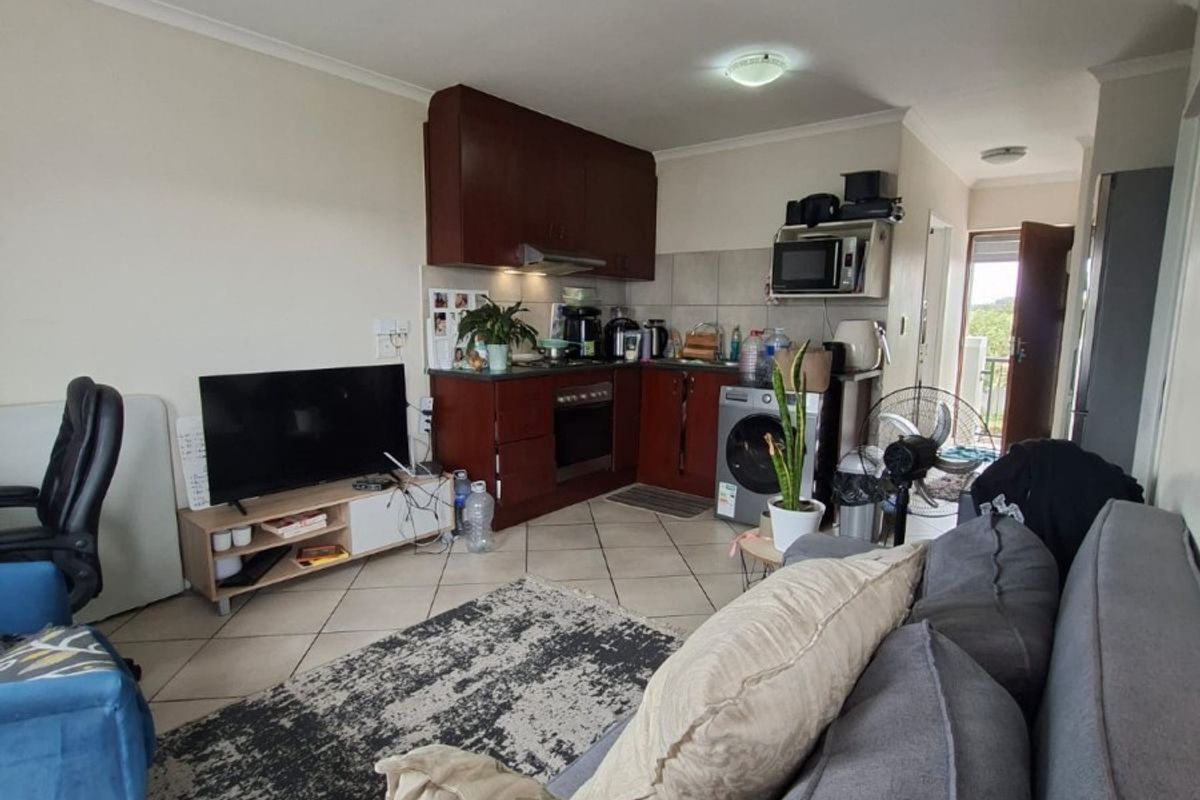 Modern 2 Bedroom Apartment in Popular Buhrein Estate - Photo 4